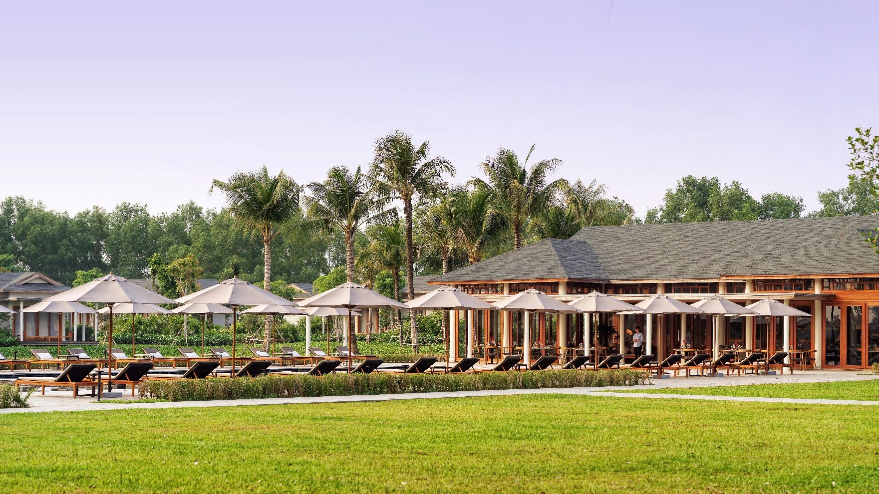 Ben trong khu nghi duong sieu mau Naomi Campbell ghe tham tai Can Tho hinh anh