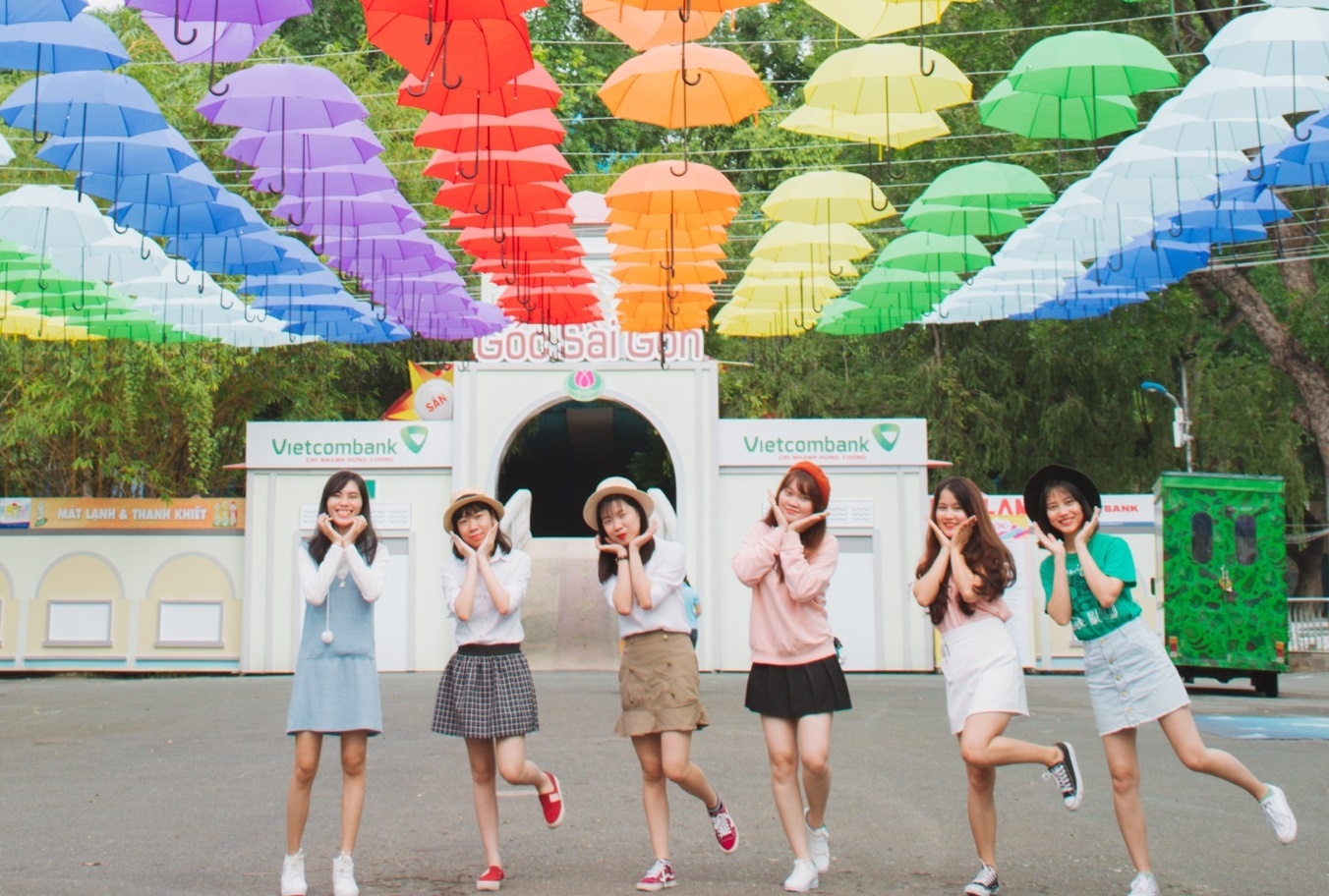 Tan huong the gioi giai tri mua he tai Cong vien van hoa Dam Sen hinh anh