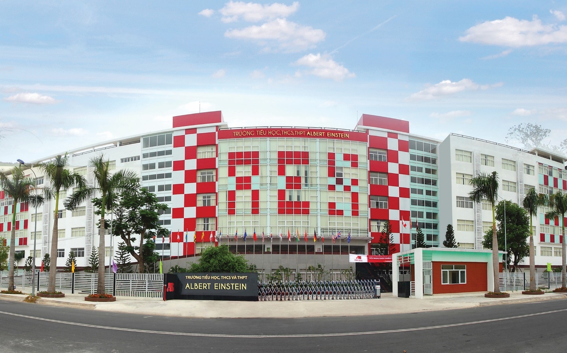 Truong AES hoan lai hoc phi cho hoc sinh khi tot nghiep hinh anh