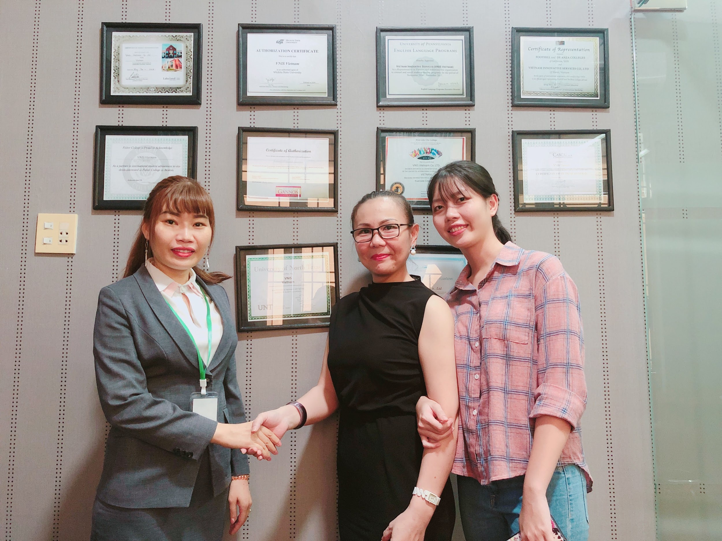 VNIS Education ảnh 4 VNIS Education anh 4