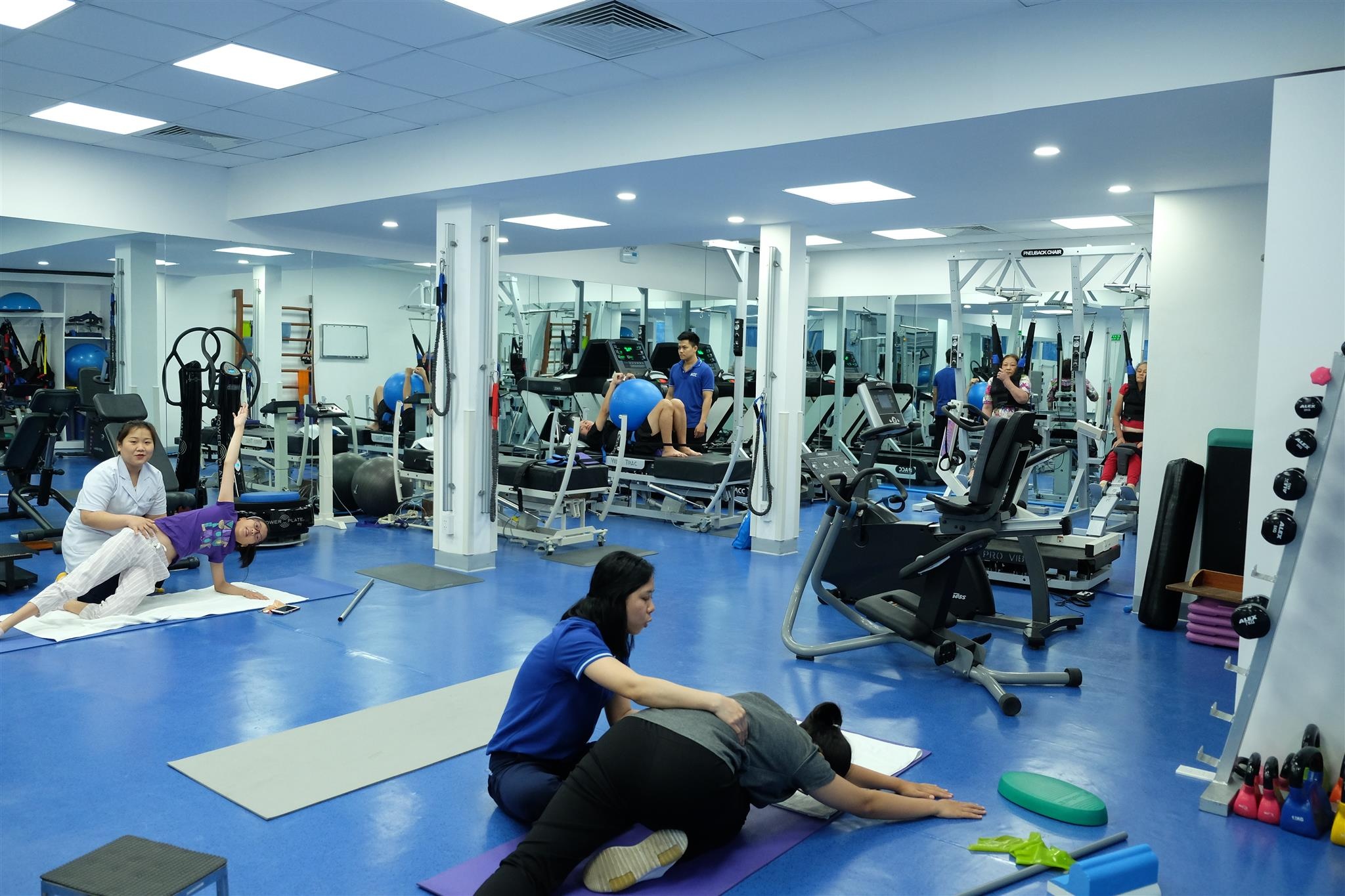 Phong kham ACC anh 1