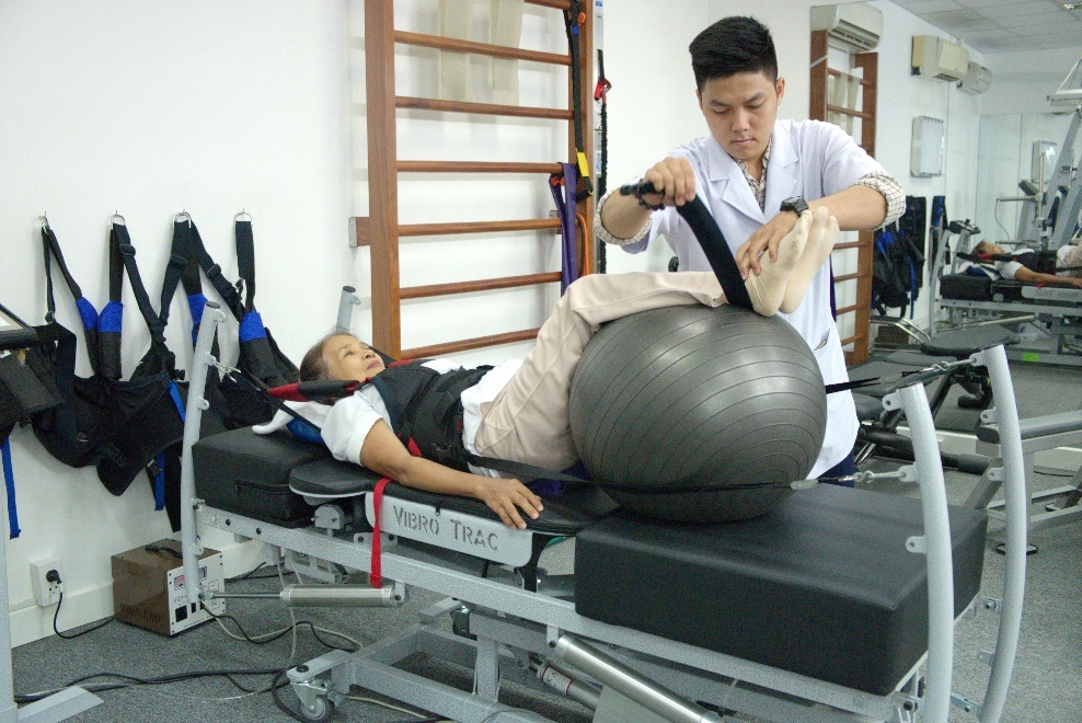 Benh dot quy ngay cang tre hoa hinh anh