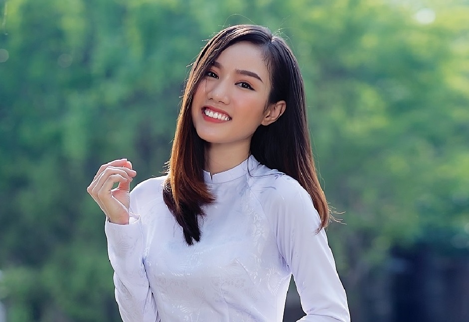 3 bi quyet chon ao dai trang cho nu sinh hinh anh