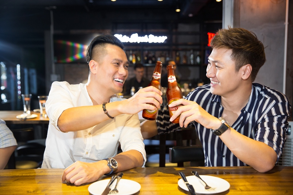 Cach dien vien Viet Anh co vu World Cup hinh anh