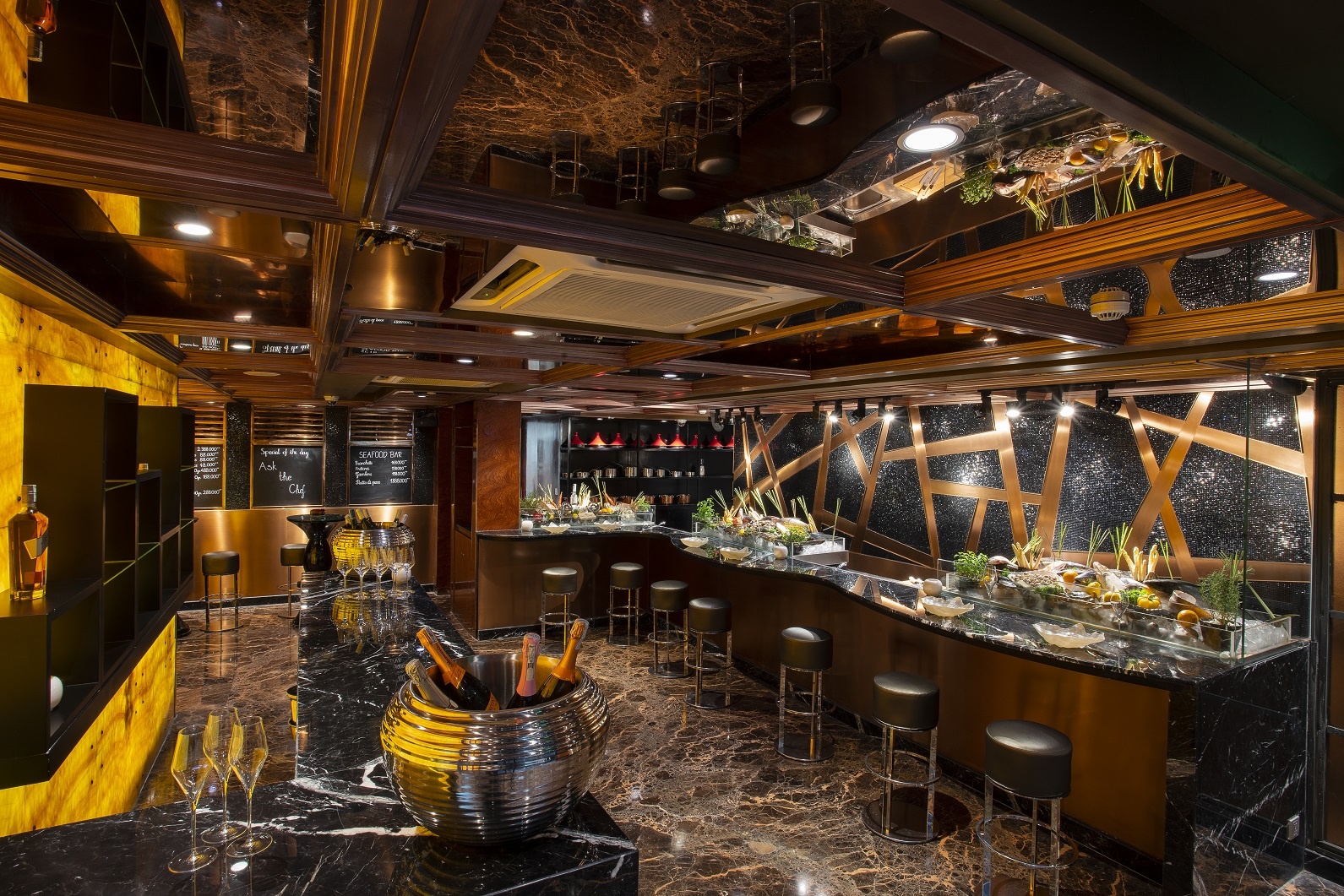 Nha hang va Lounge R&J anh 1