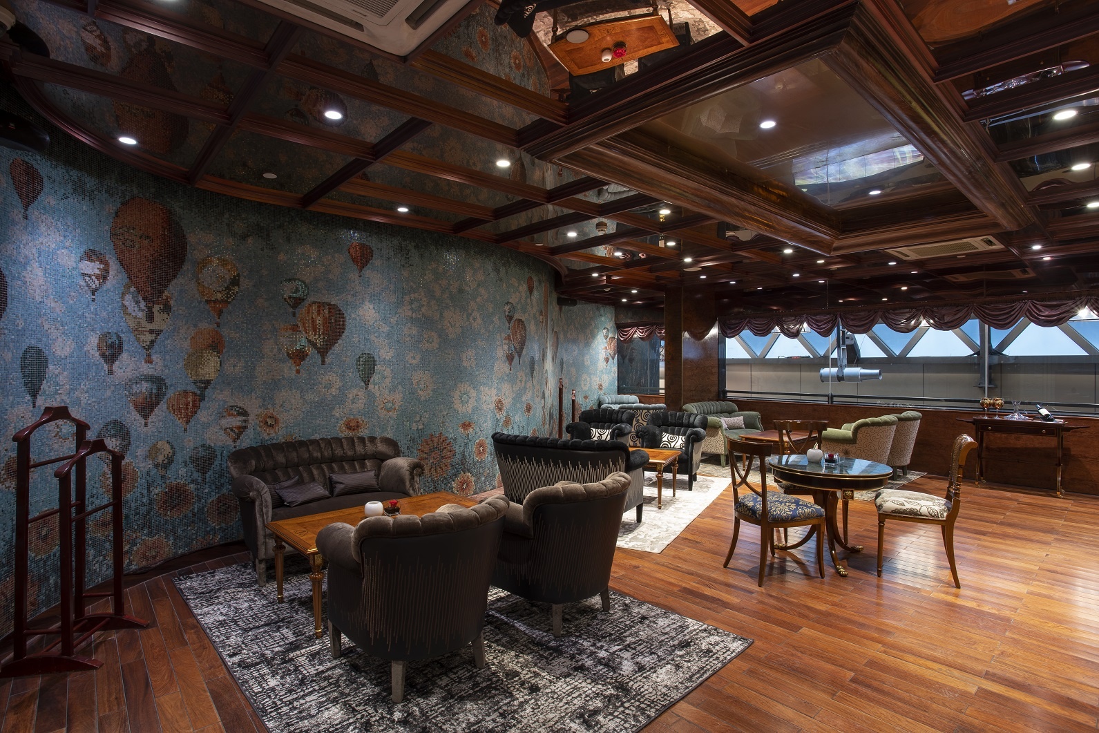 Nha hang va Lounge R&J anh 2