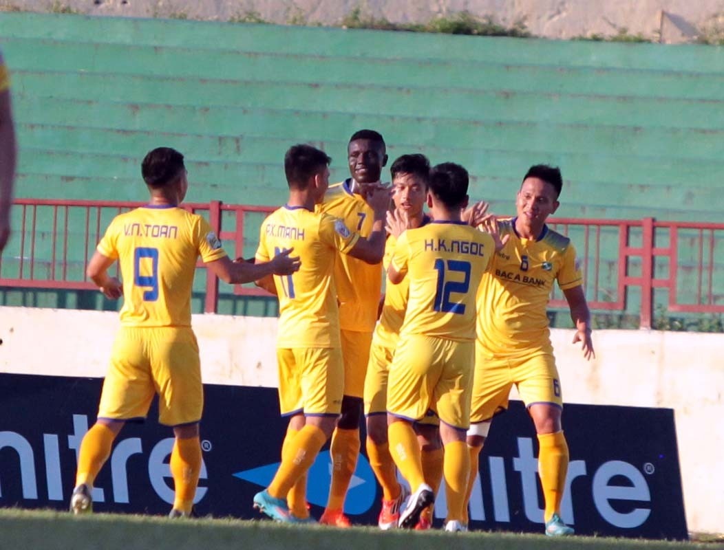 Truoc luot di ban ket Cup QG Su Tu Trang 2018: SLNA lam dieu kho tin? hinh anh