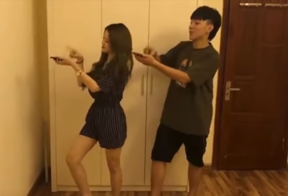 Video - Linh Ka, Long Hoang cover dieu nhay Shopee hinh anh