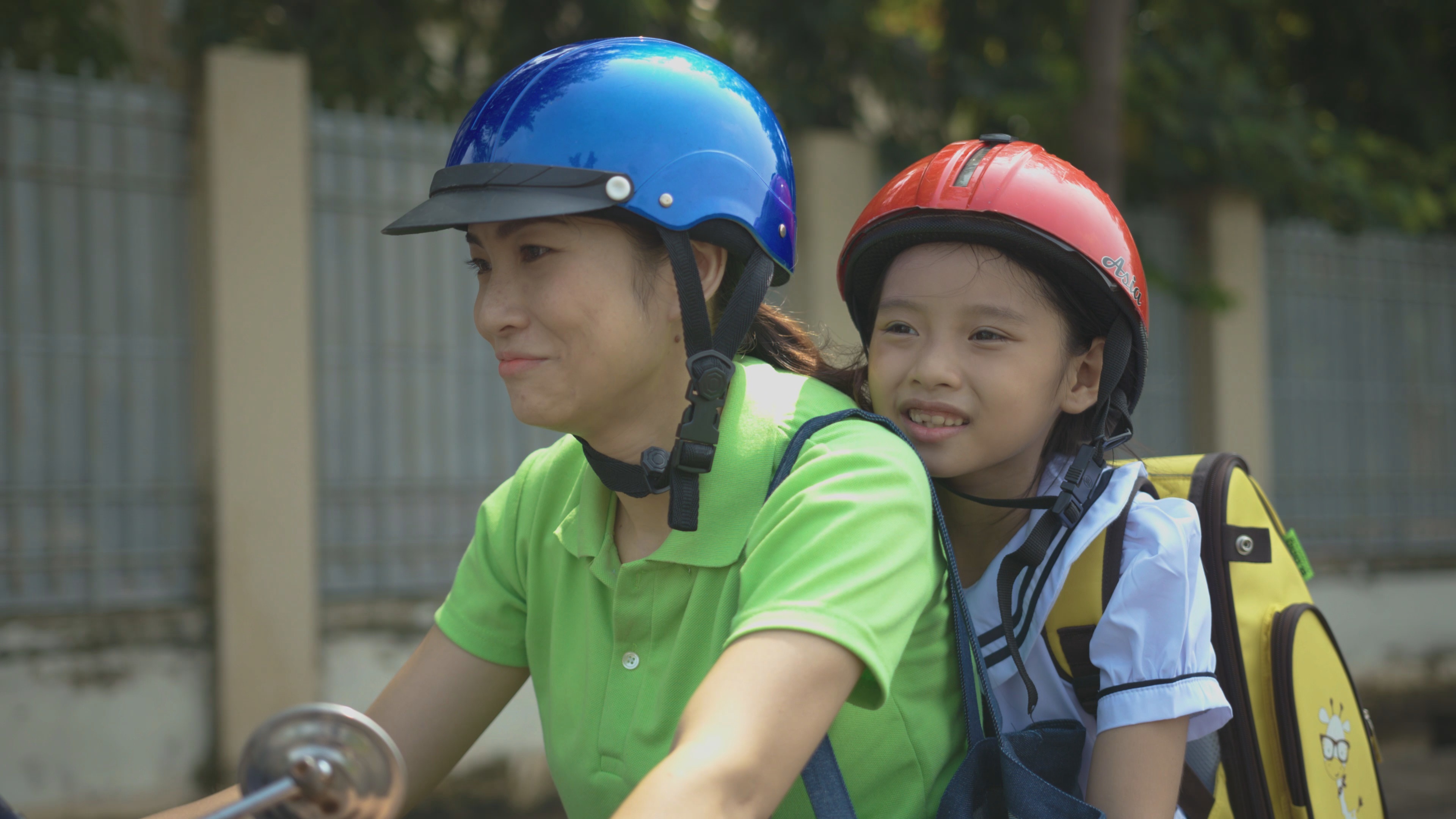 Clip xuc dong ve nguoi me gu hy sinh vi con hinh anh