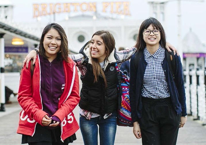 Canh cua du hoc Anh rong mo cung Kaplan International Pathways hinh anh