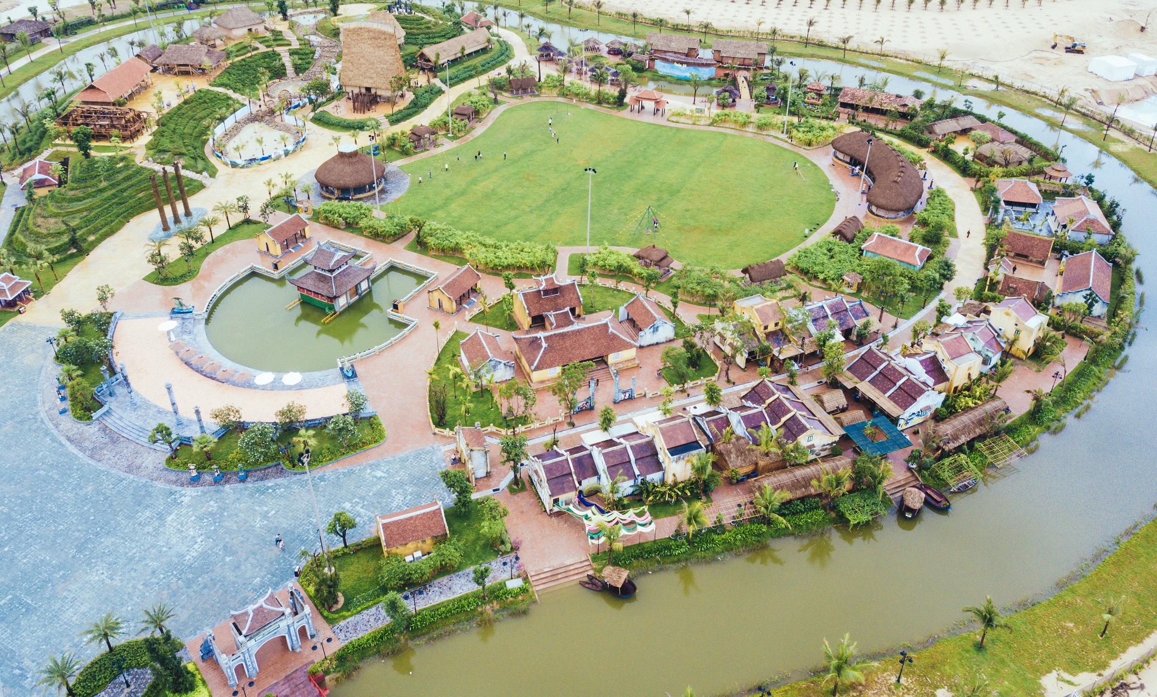 Vinpearl Land Nam Hoi An anh 1