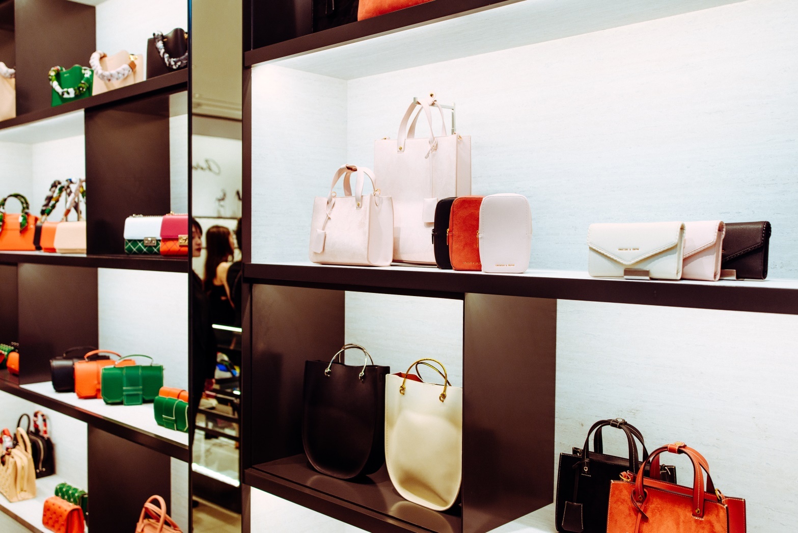 Charles & Keith anh 8