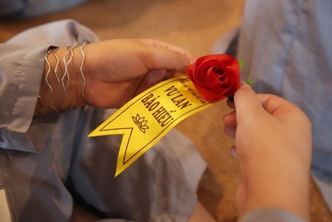 Lay lai tuoi xuan cho me nhan mua Vu Lan hinh anh