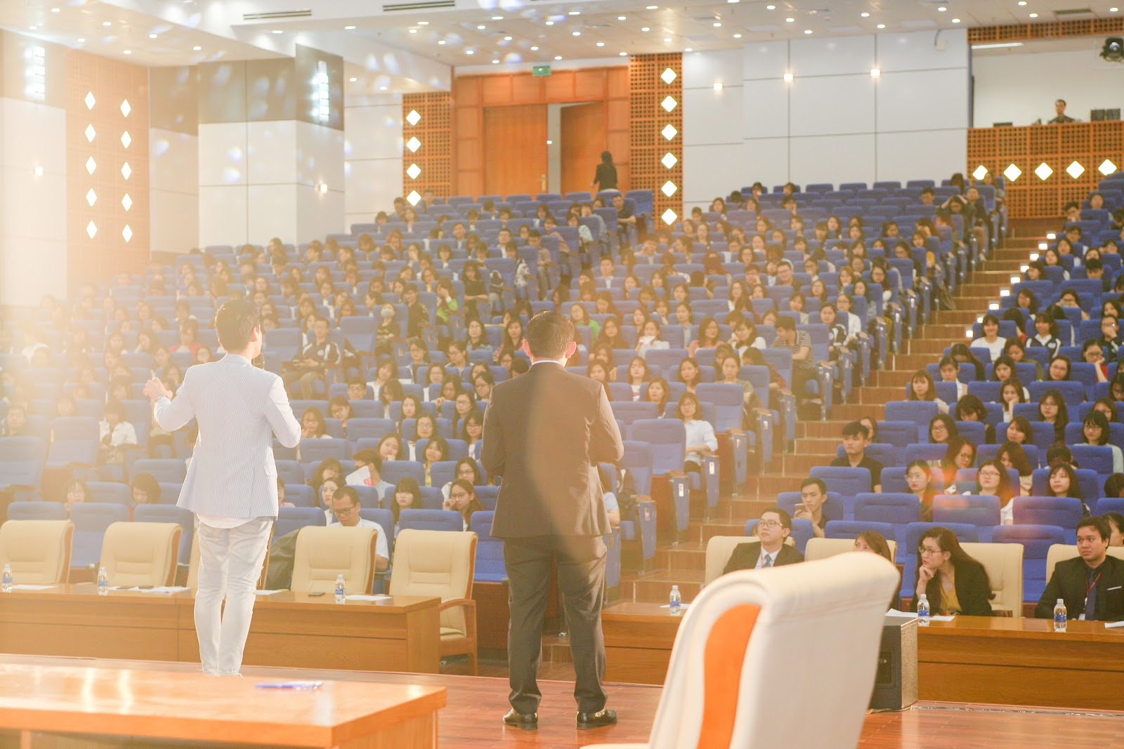 Quan quan Talent Generation mua 1 trai nghiem hoc tap tai Singapore hinh anh