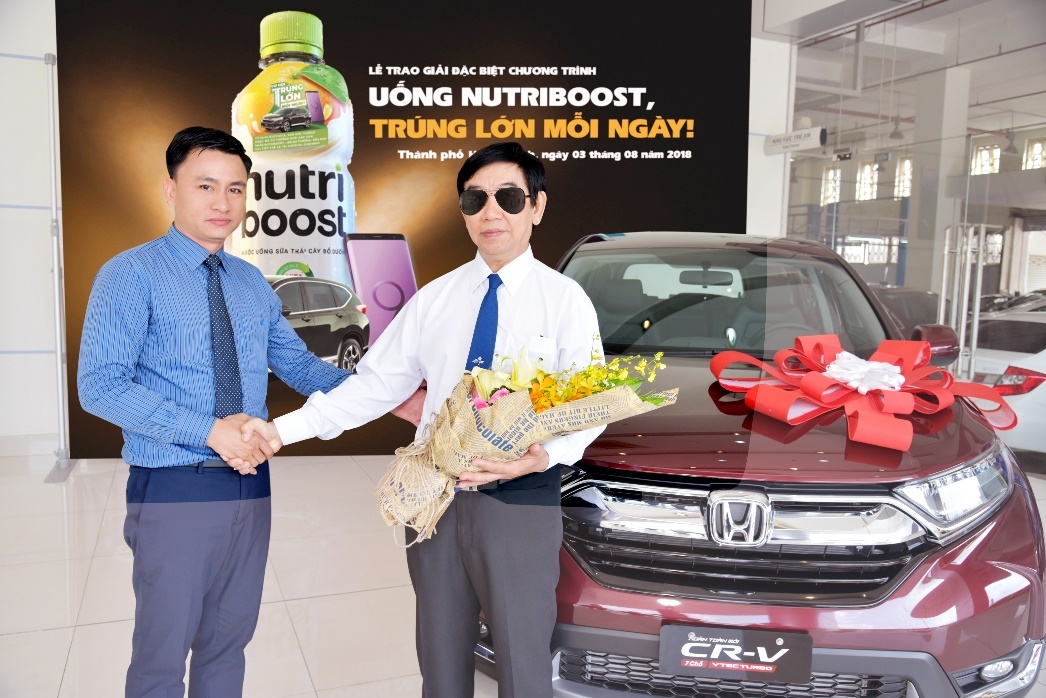Trung oto hon 1 ty dong nho uong sua trai cay Nutriboost hinh anh