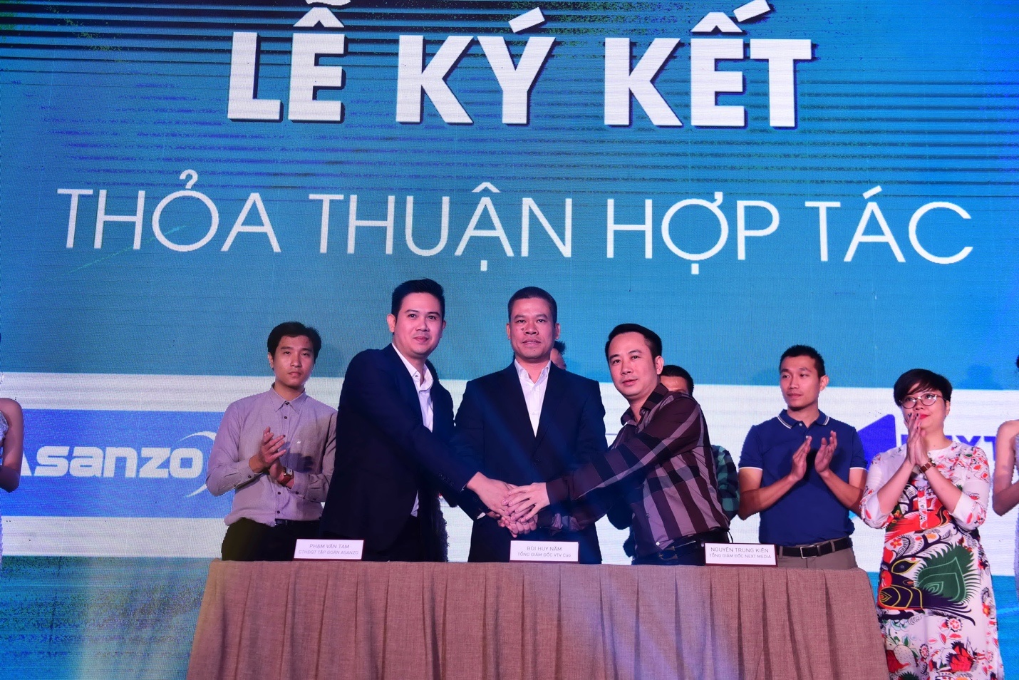 Asanzo hop tac VTV Cab trien khai ung dung xem truyen hinh hinh anh