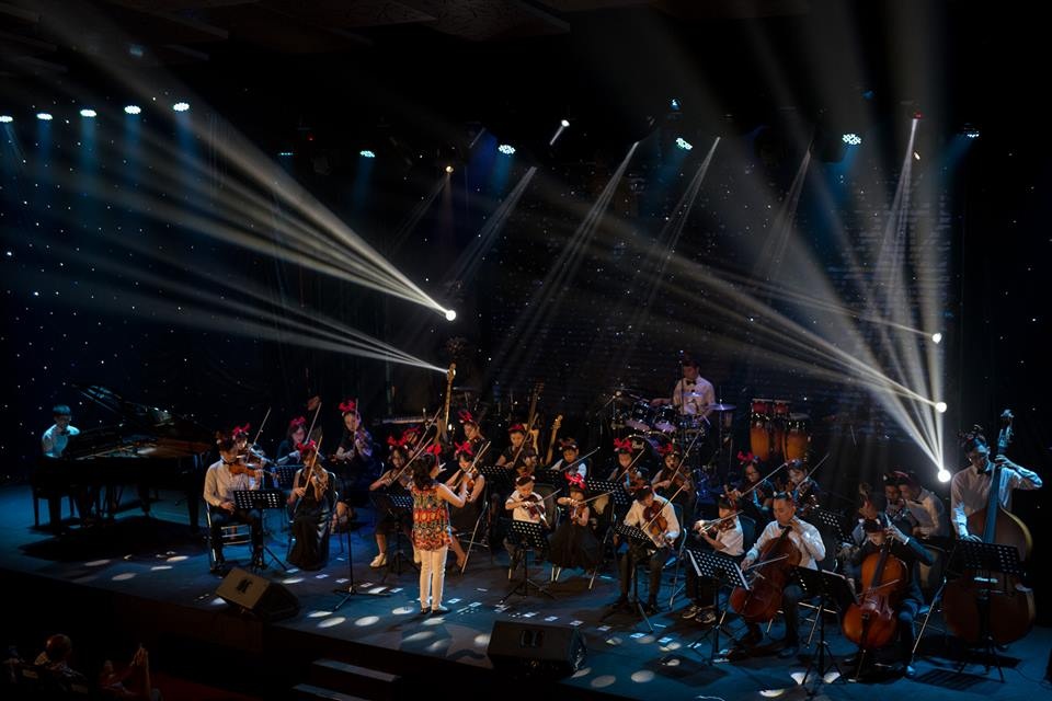 5 loi ich cua viec cho tre choi nhac cu hinh anh