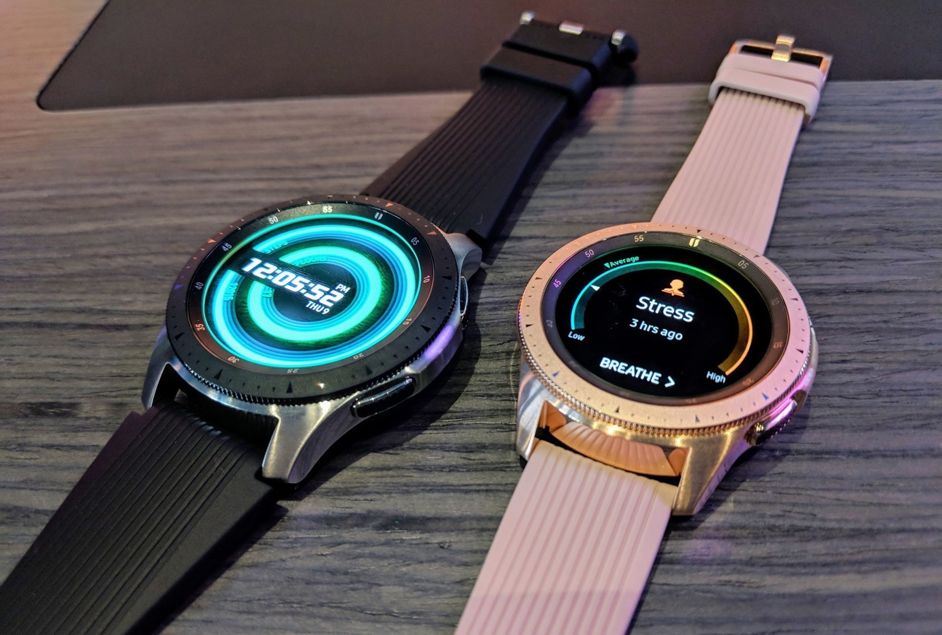Dong ho Galaxy Watch, loa thong minh Galaxy Home trinh lang hinh anh