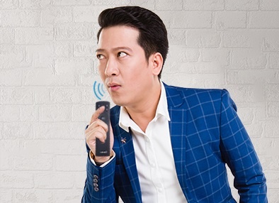 Tinh nang voice search tren smart TV go kho cho nguoi dung cao tuoi hinh anh