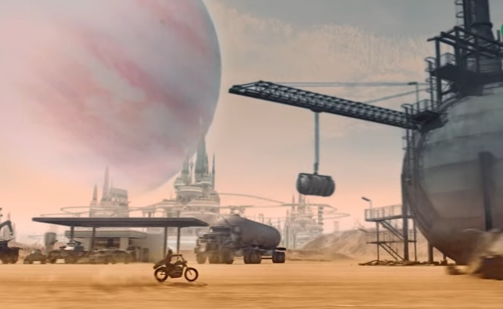 Video - Son Tung hoa than thanh quai xe moto hinh anh