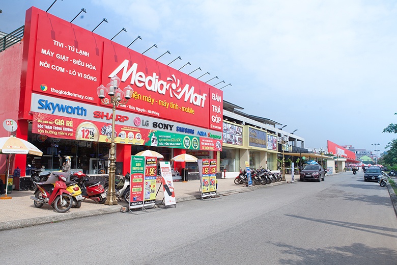 Loat san pham cong nghe giam gia dip tuu truong tai MediaMart hinh anh