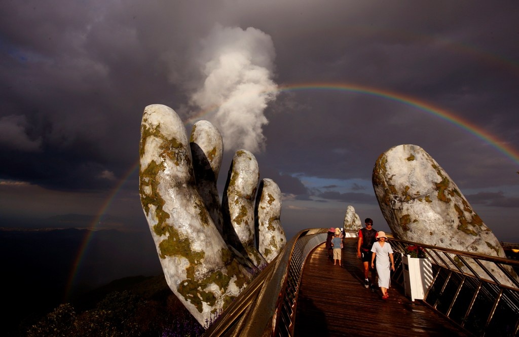 'Hien tuong' Cau Vang thu hut hang trieu luot tim kiem online hinh anh