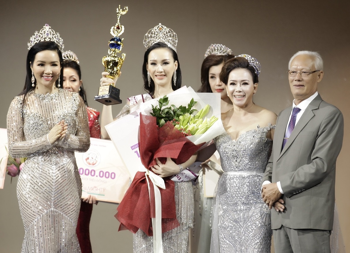 Vuong mien Hoa hau Doanh nhan Toan nang chau A tim duoc chu nhan hinh anh