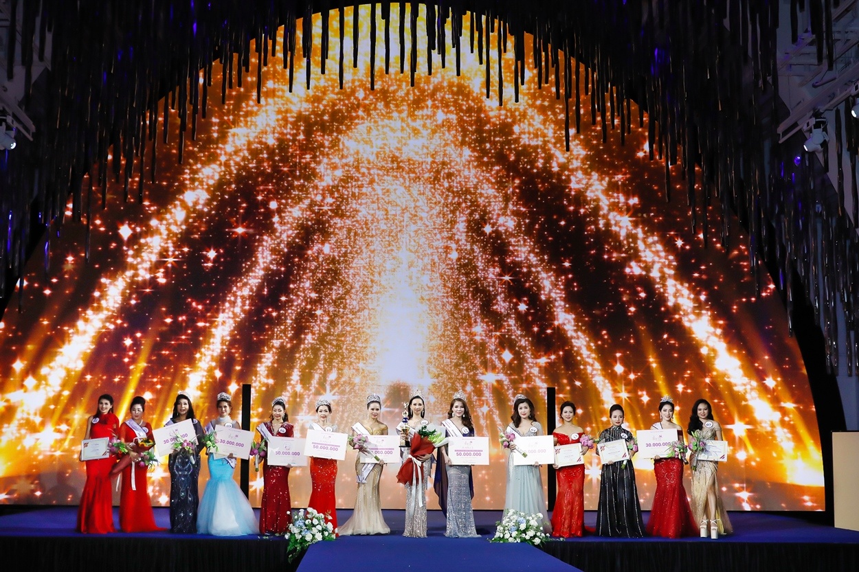 Hoa hau Doanh nhan Toan nang chau A anh 5