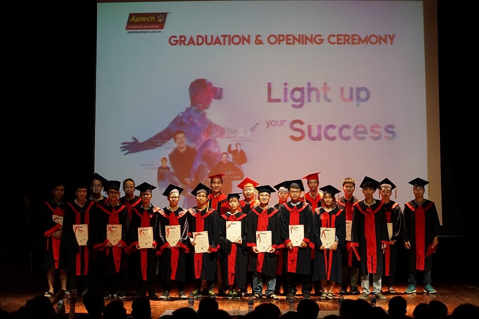 Le khai giang an tuong cua Truong dao tao CNNT quoc te Aptech hinh anh