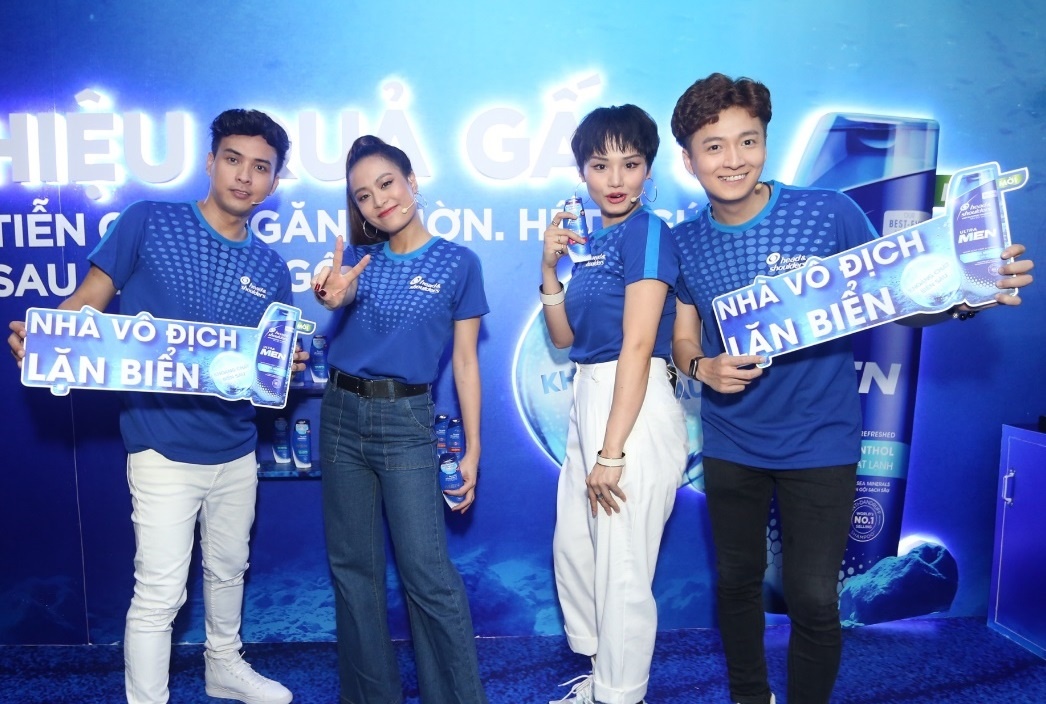 Miu Le doi dau Hoang Thuy Linh tai ‘Thu thach bien sau’ hinh anh