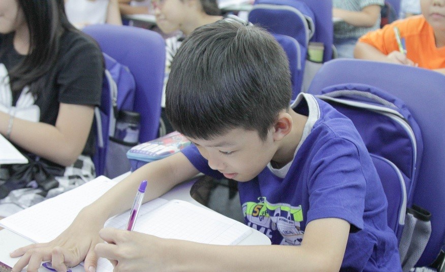 Trai nghiem khoa hoc tieng Anh chat luong, chi phi thap tai NewSky hinh anh