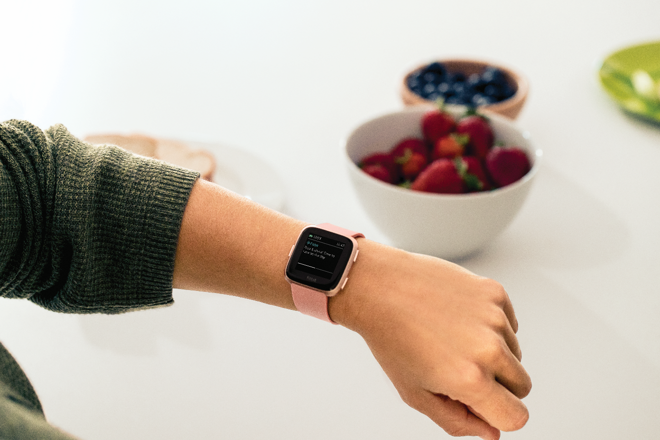 Fitbit Versa ảnh 1 Fitbit Versa anh 1