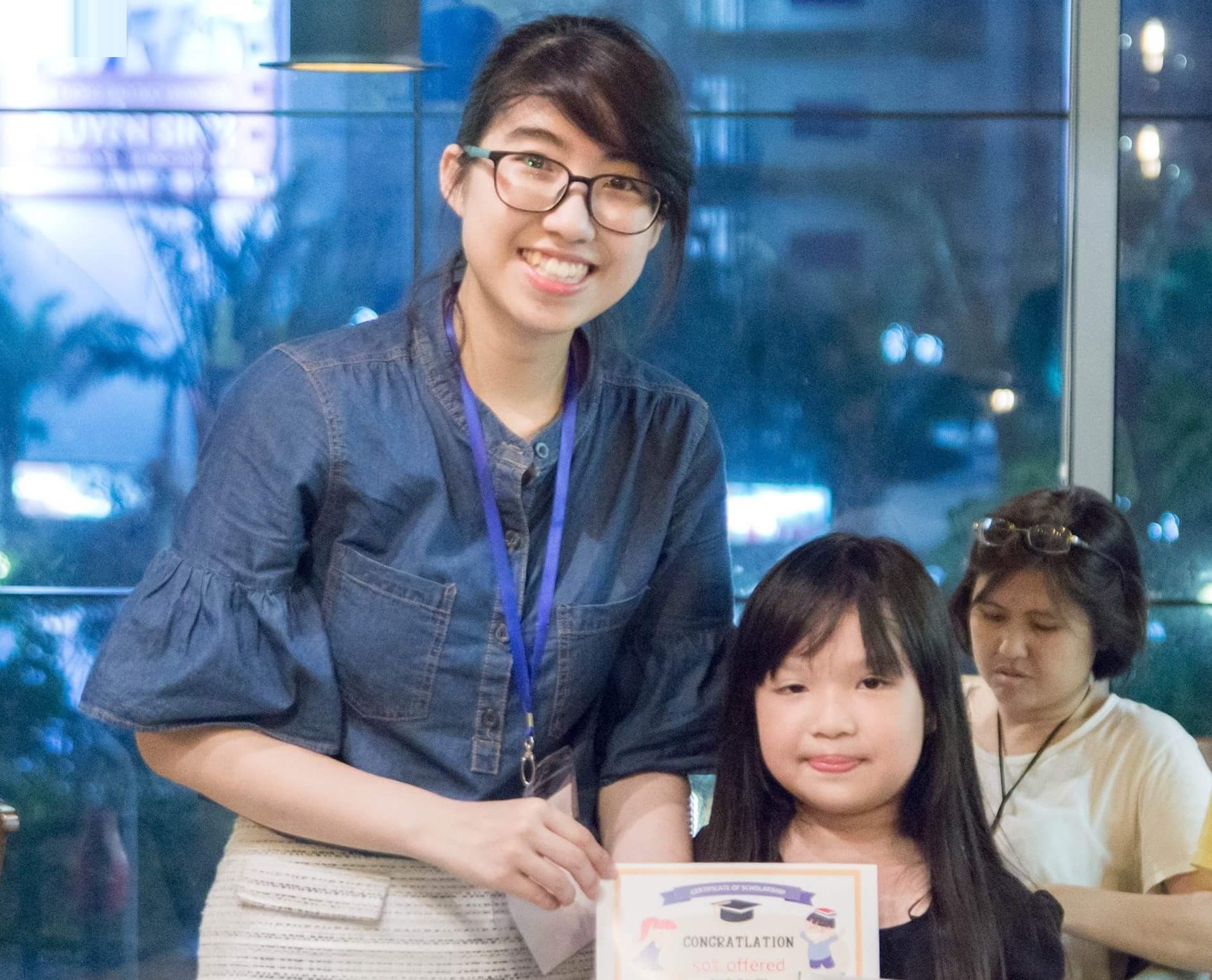 Nu 9X bo viec luong gan 2.000 USD de mo 5 truong day lap trinh hinh anh