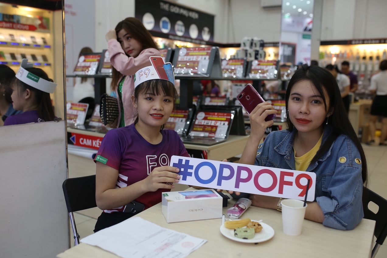 Oppo F9 anh 2