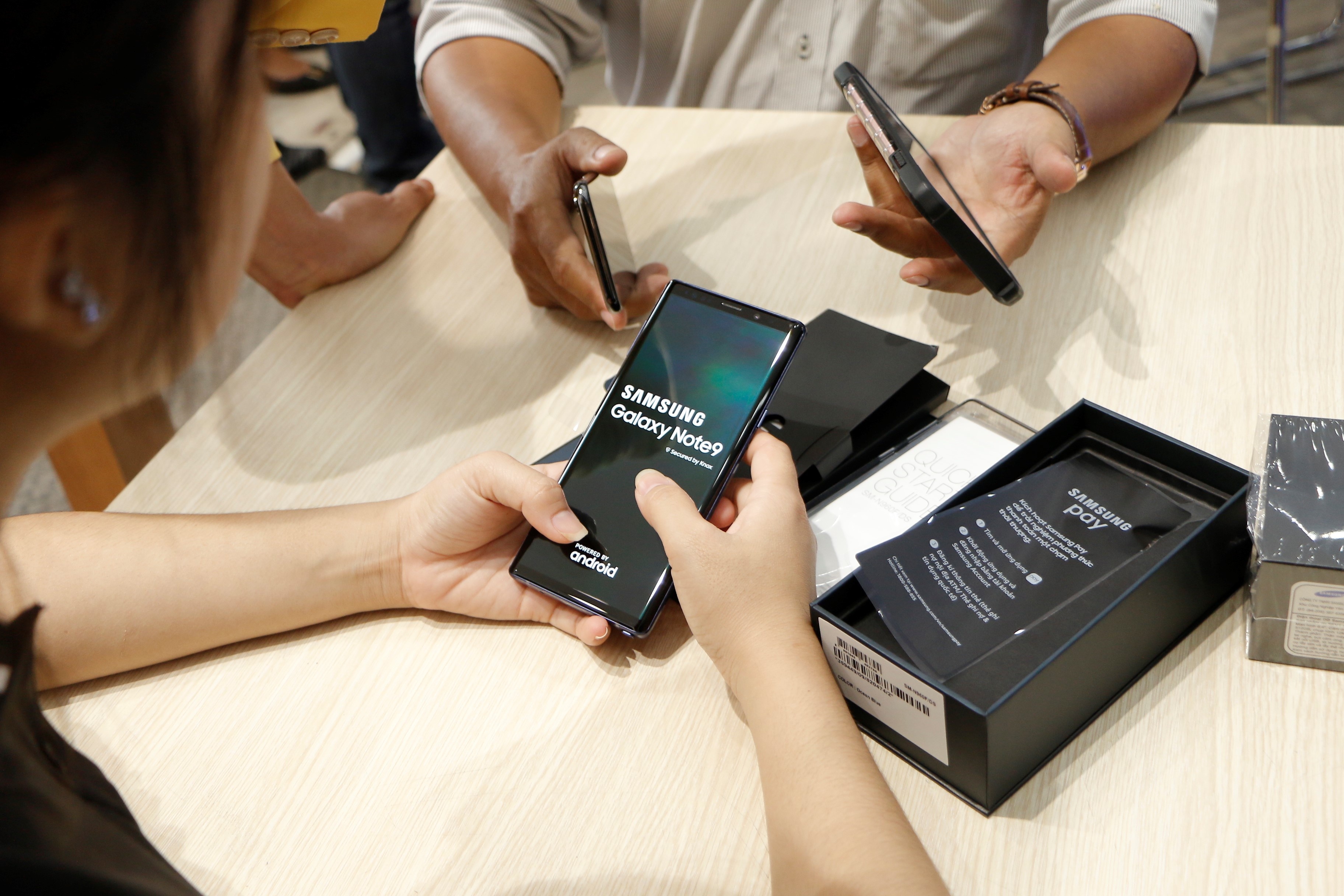 Sam Galaxy Note9 voi gia re hon 5,2 trieu dong tai FPT Shop hinh anh