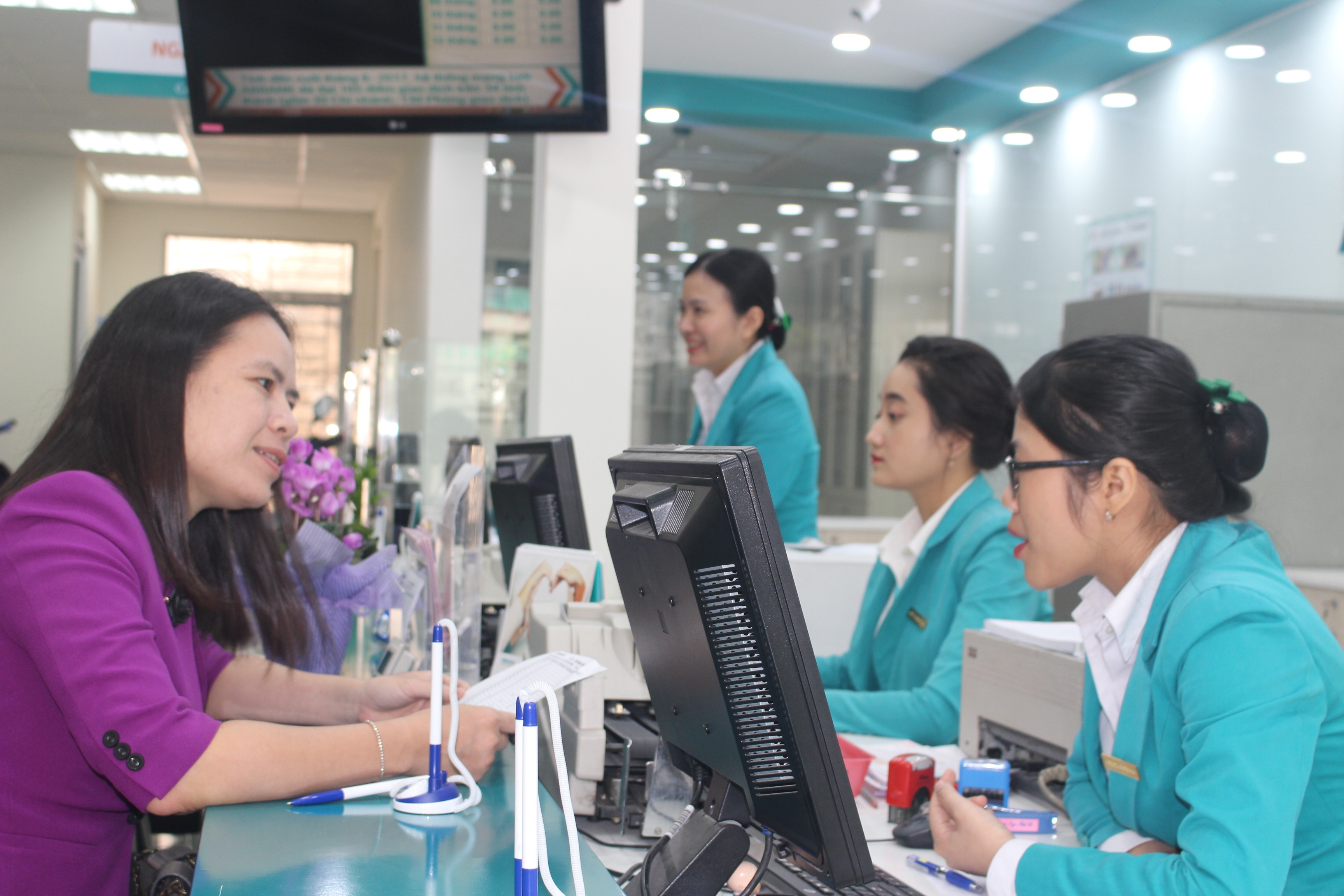 Thi truong nha dat soi dong, ngan hang trien khai nhieu goi vay BDS hinh anh