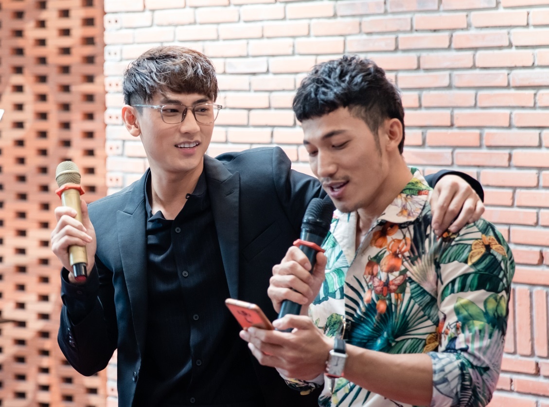 Isaac va Lien Binh Phat bat mi hau truong 'Song Lang' hinh anh