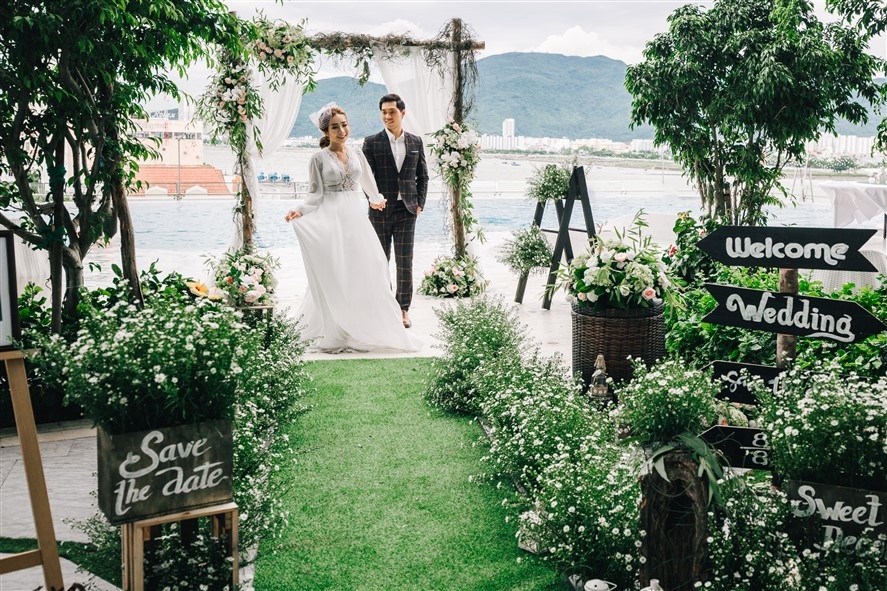 Trai nghiem trien lam cuoi sang trong tai khach san 5 sao Da Nang hinh anh