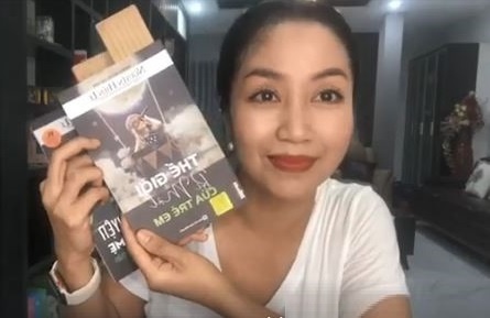 MC Oc Thanh Van danh gia bo sach 'Cha me kheo - con thanh cong' hinh anh