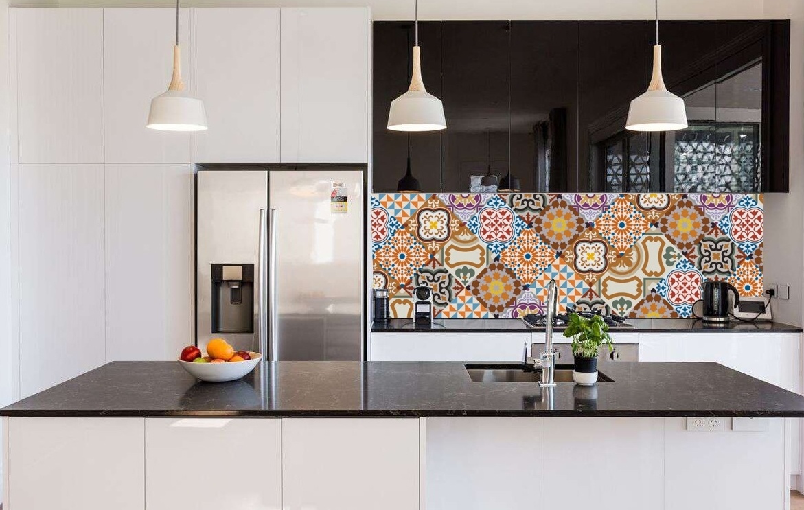 Decal gach bong - giai phap trang tri nha cho nguoi ban ron hinh anh