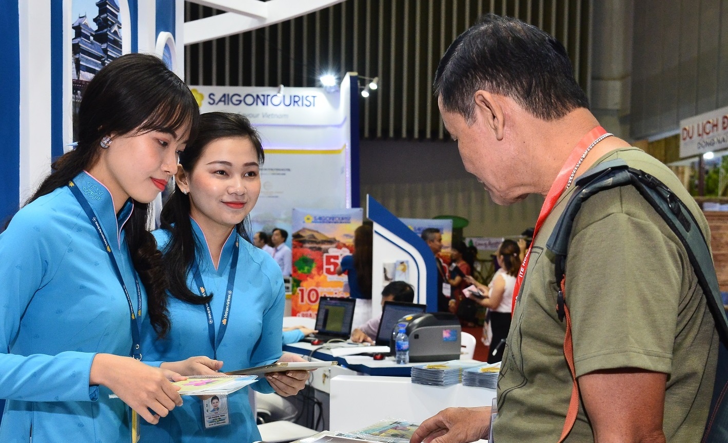 San ve may bay Vietnam Airlines duoi 300.000 dong tai hoi cho ITE hinh anh