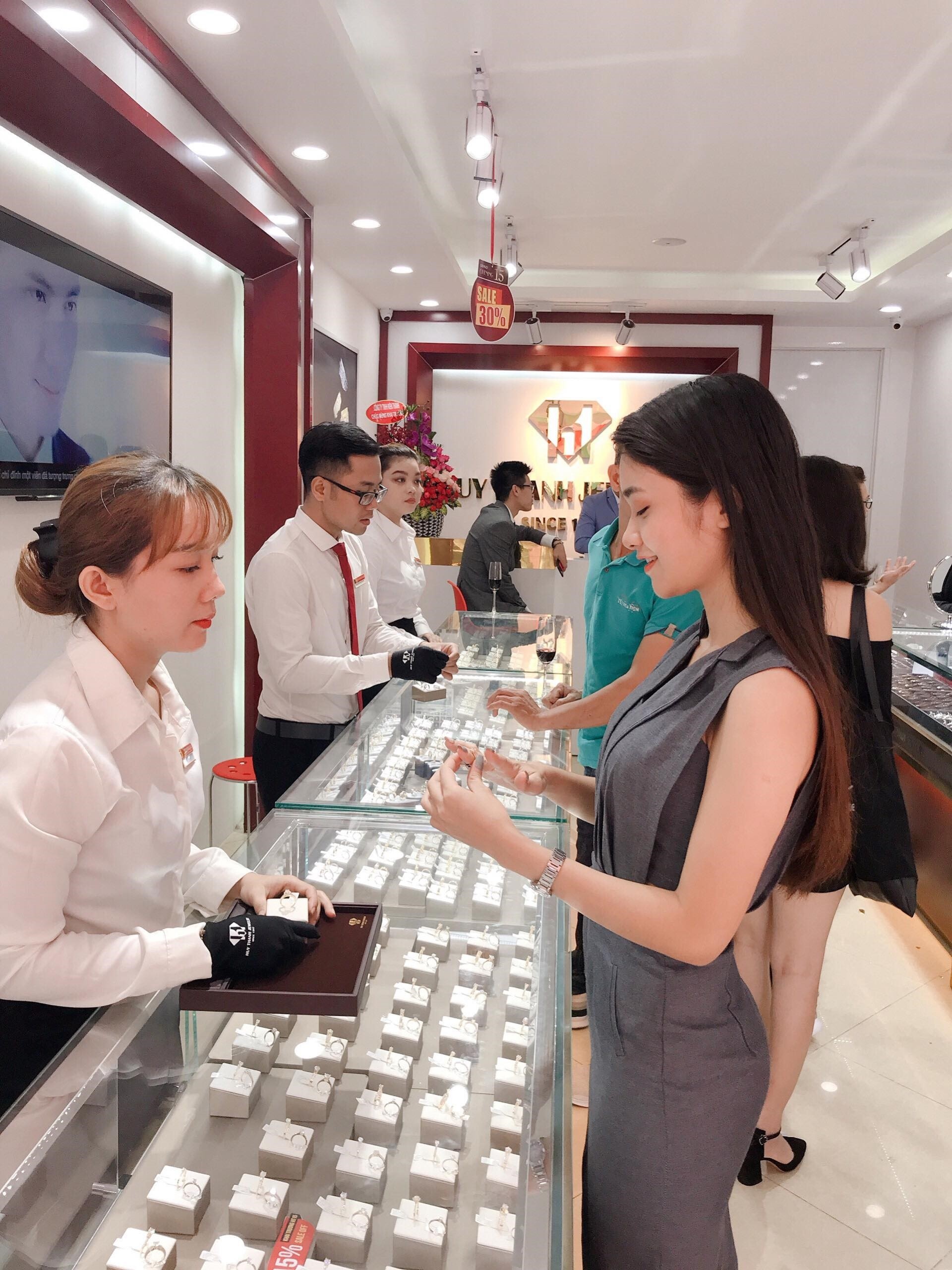 Huy Thanh Jewelry ảnh 2 Huy Thanh Jewelry anh 2