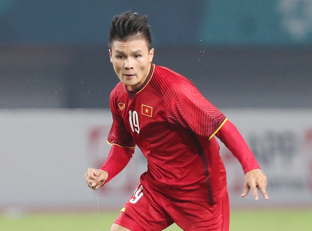 Tien ve Quang Hai cung nguoi ham mo don Cup Ngoai hang Anh hinh anh