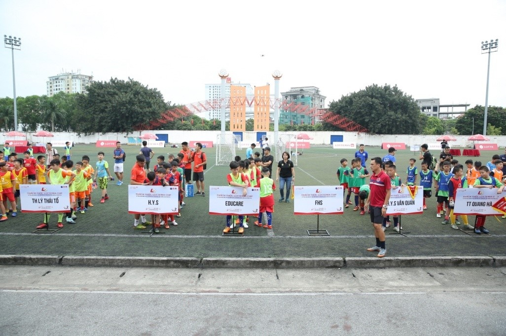 Giai bong nhi dong 'Thach thuc Lotteria Cup' khoi tranh hinh anh