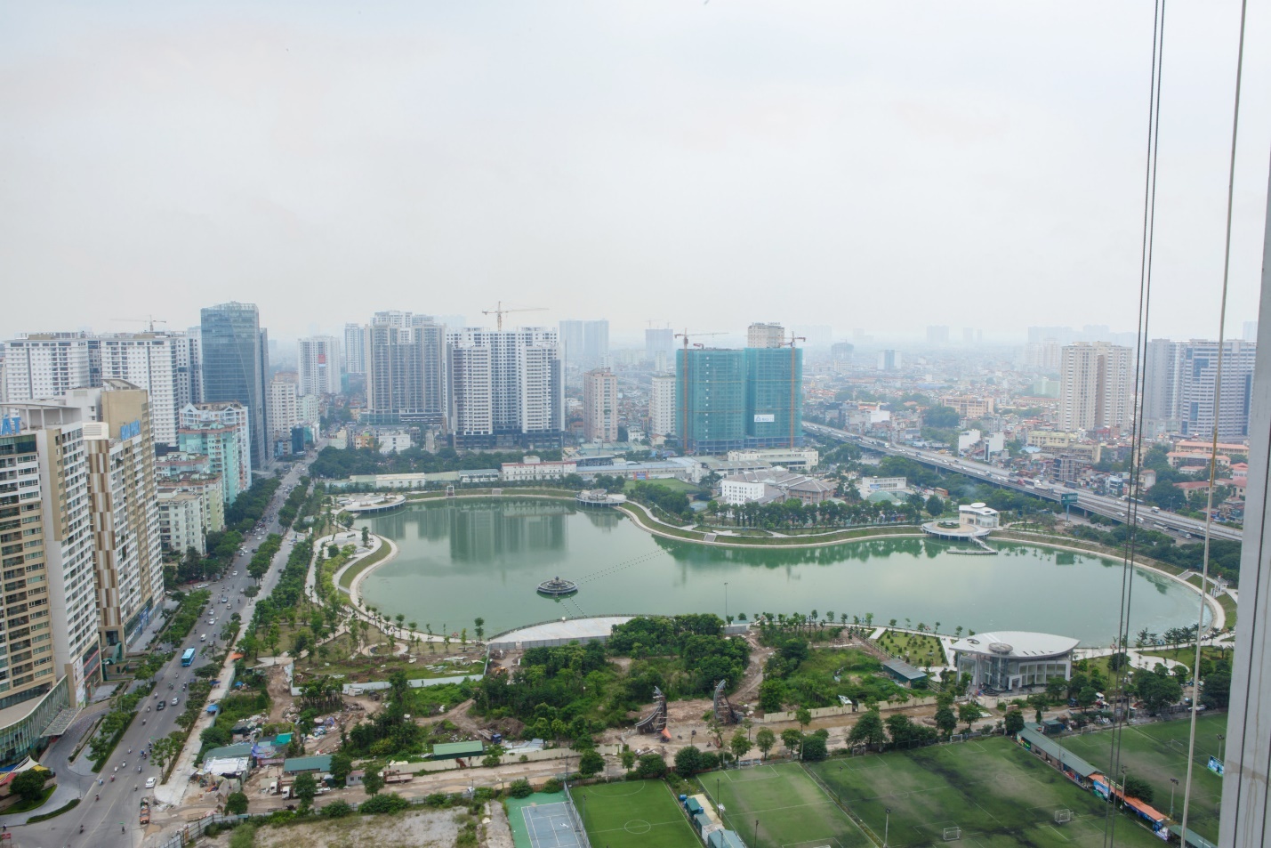 Cu dan D’.Capitale duoc loi gi khi song gan cong vien ho dieu hoa? hinh anh