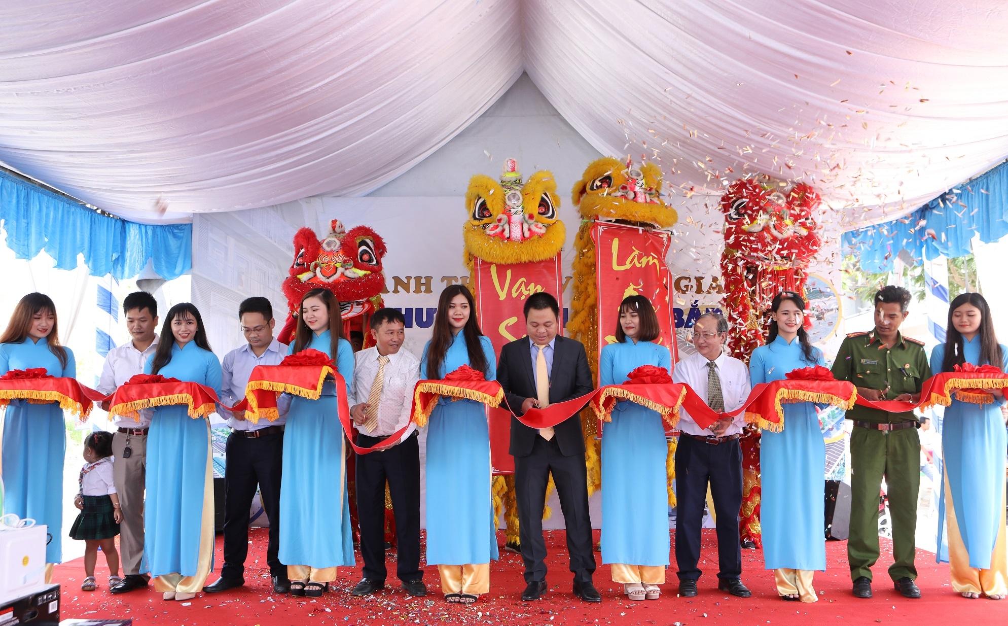 Cong ty Dat Nguon khanh thanh va ban giao khu thuong mai Rach Bap hinh anh