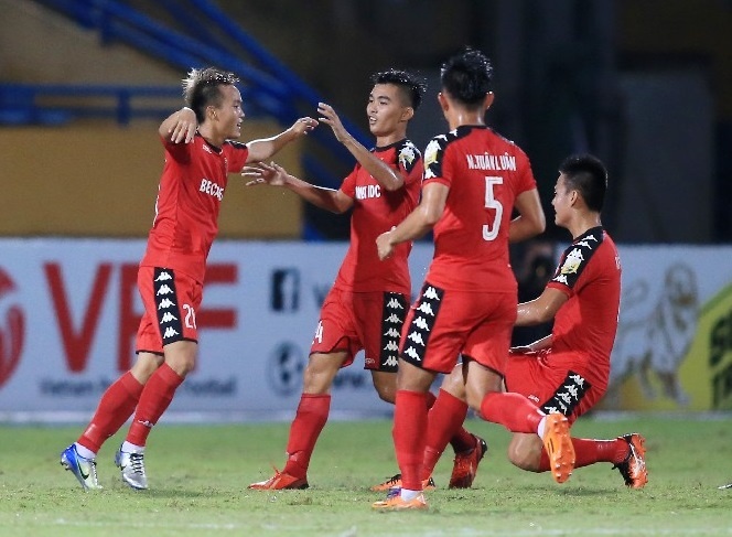 CLB Becamex Binh Duong co loi the o ban ket Cup Quoc gia - Su Tu Trang hinh anh