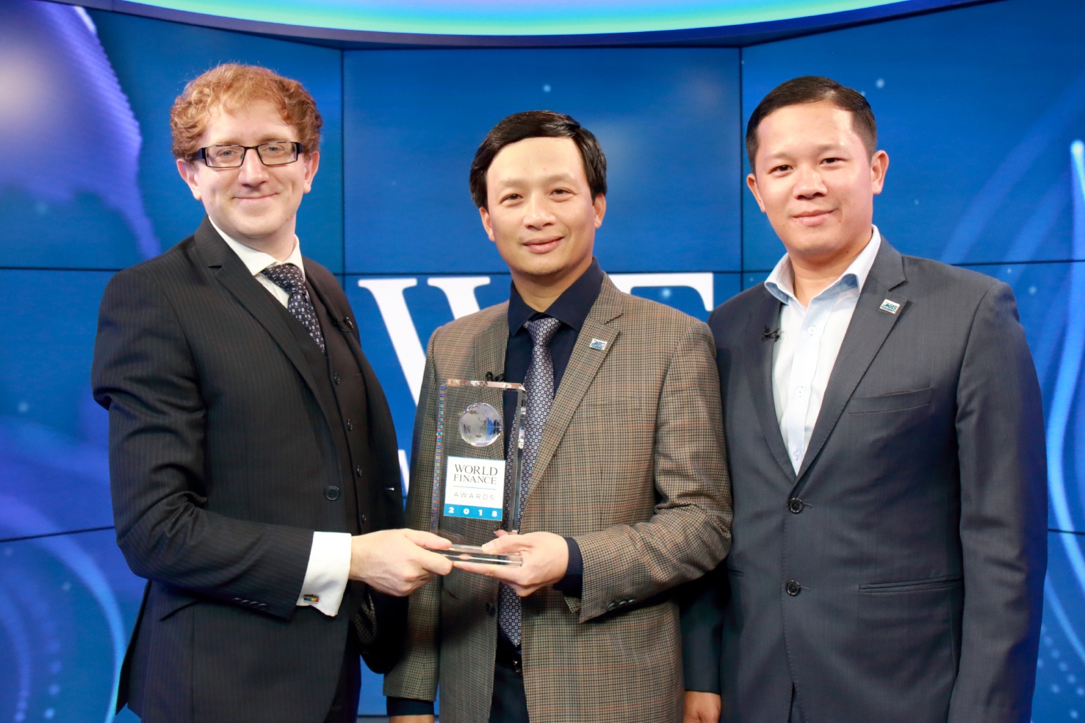 MBS gianh cu dup giai thuong cua World Finance hinh anh