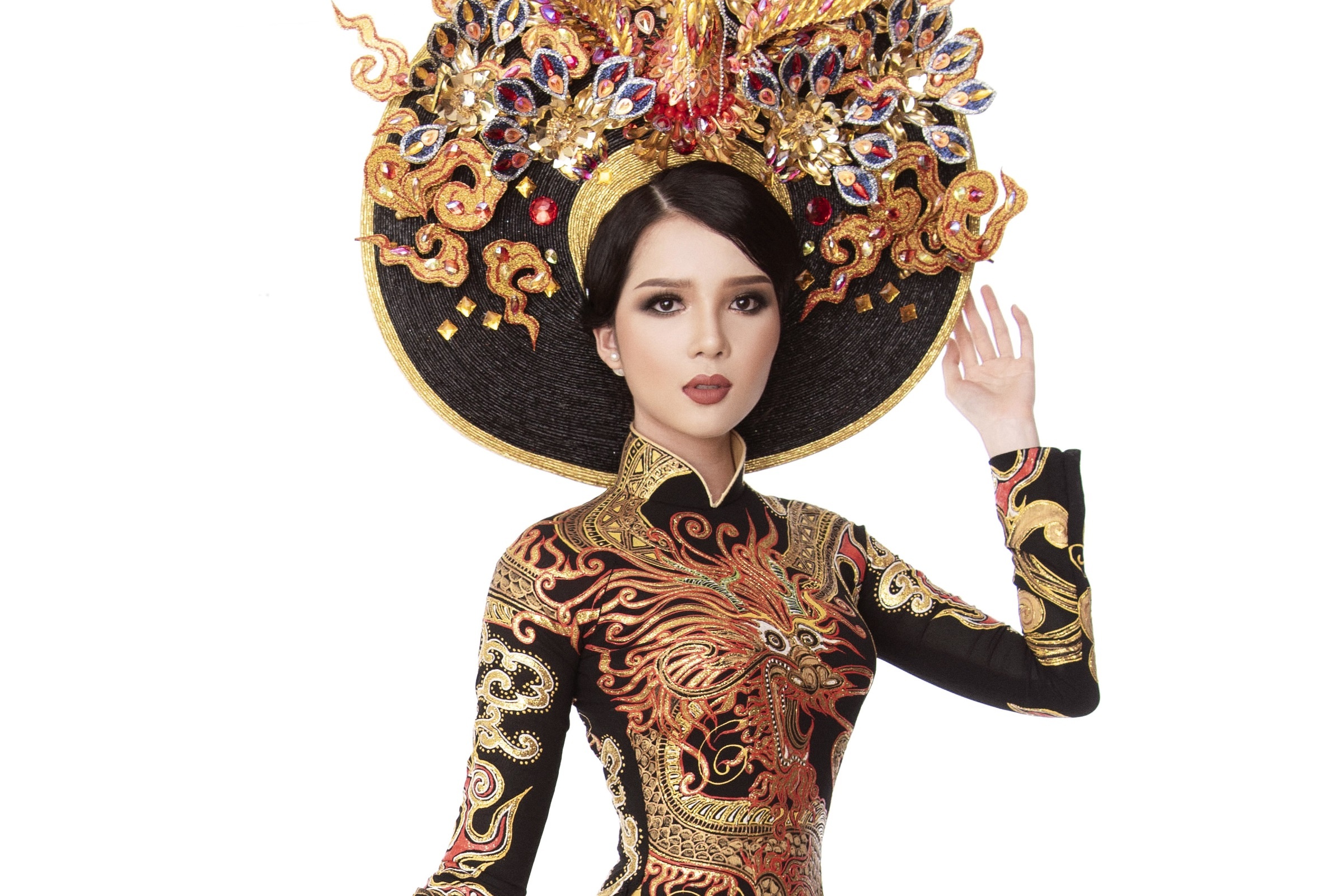 Thuy Vi dat a quan trang phuc dan toc tai cuoc thi Hoa hau chau A-TBD hinh anh