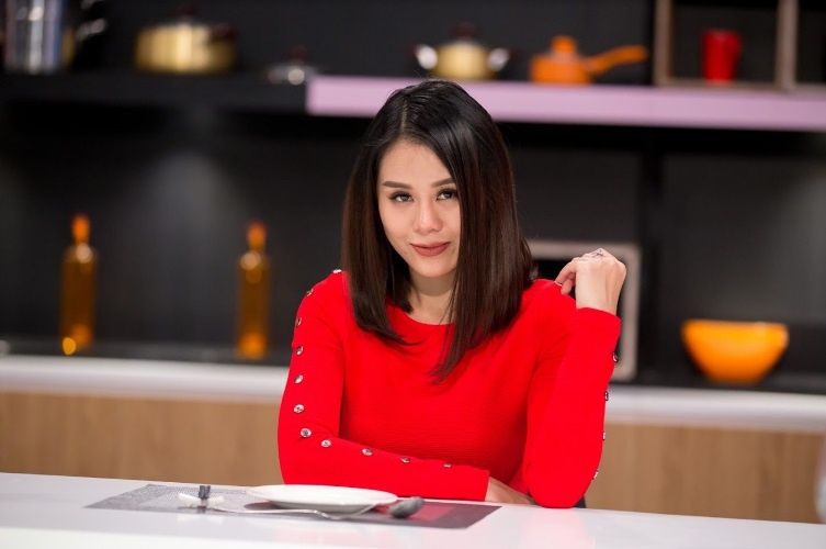 Nam Thu, Anh Tu khoc rong vi anh ban chup 'dim hang' hinh anh